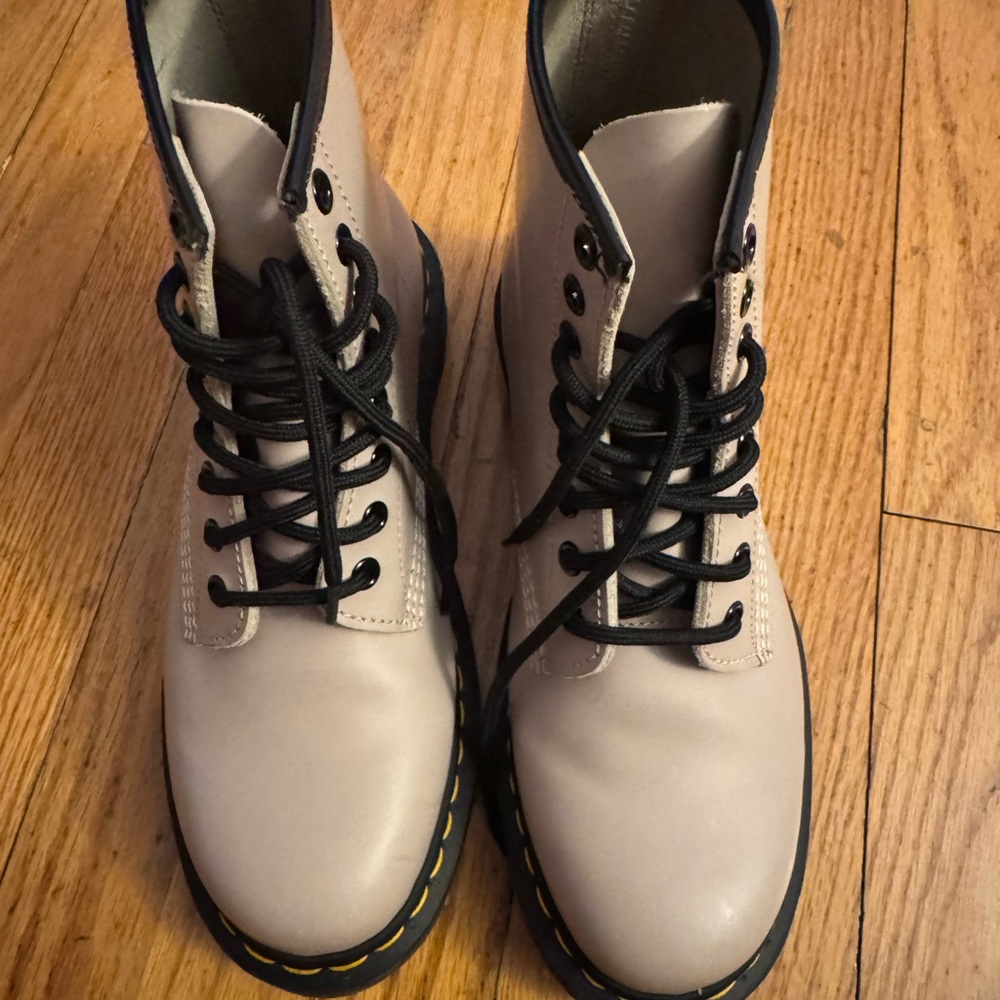 Dr Marten beige Lace-Up Ankle Boots - Picture 2 of 4